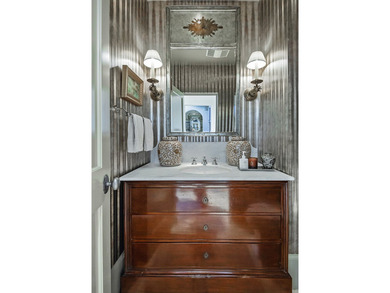 Timeless architecture, thoughtful modernization, and an - photo 41