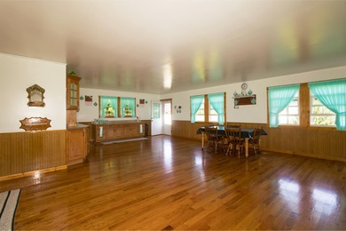 Welcome to a rare and remarkable property that combines country - photo 12