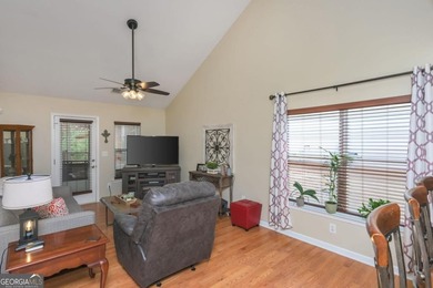 Welcome Home! Come see this well maintained End Unit Townhome in - photo 14