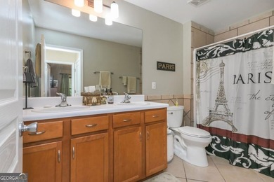 Welcome Home! Come see this well maintained End Unit Townhome in - photo 16