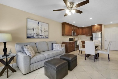 Beautifully renovated and offered Turnkey, this fully furnished - photo 17