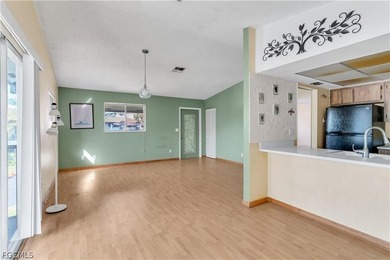 Welcome to Foxmoor Condominium! this 2/2 Condo is TURNKEY & - photo 21