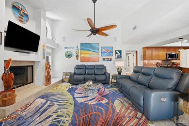Beautifully updated custom pool home with a new roof (2022) - photo 22