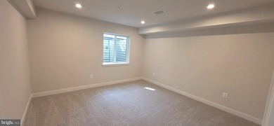 IMMEDIATE DELIVERY! NEWLY COMPLETED HOME NEVER LIVED IN! Agents - photo 22