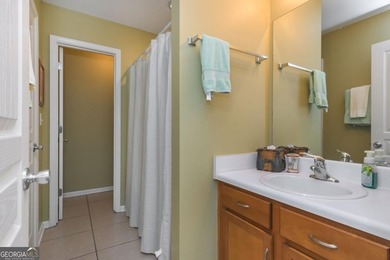 Welcome Home! Come see this well maintained End Unit Townhome in - photo 24