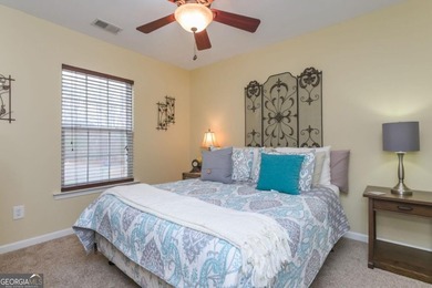 Welcome Home! Come see this well maintained End Unit Townhome in - photo 25
