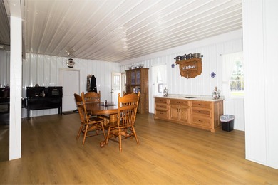 Welcome to a rare and remarkable property that combines country - photo 33