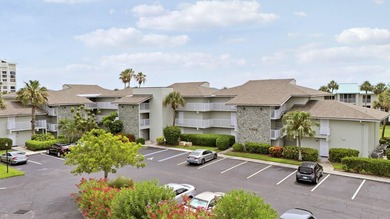 Beautifully renovated and offered Turnkey, this fully furnished - photo 34