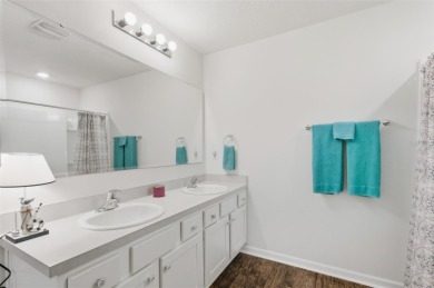 Short Sale. BRING ALL OFFERS! This beautiful home is perfectly - photo 37