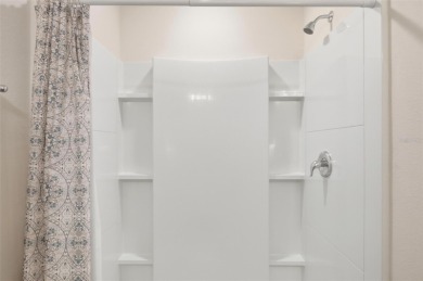Short Sale. BRING ALL OFFERS! This beautiful home is perfectly - photo 38