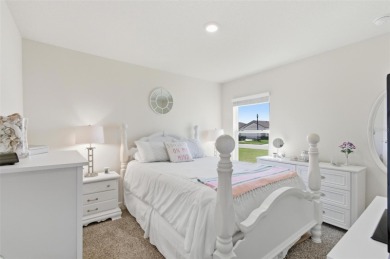 Short Sale. BRING ALL OFFERS! This beautiful home is perfectly - photo 49