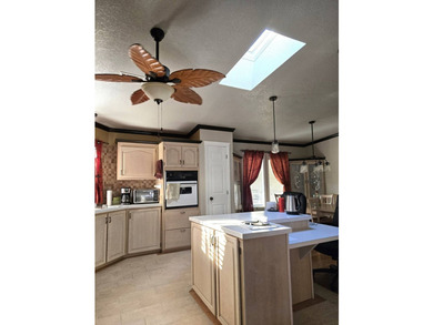 Beautifully maintained, furnished 3-bedroom, 2.5-bath waterfront - photo 6