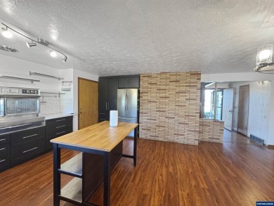 Open House  1/22/26  1-3pm  1/25/26 3-5pm Welcome home to this