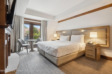 2024 renovations completed (including new decor, furniture - photo 16