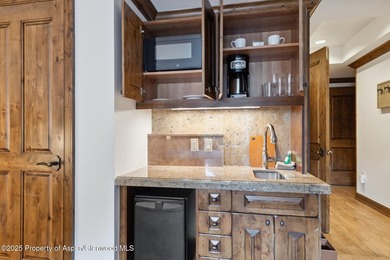 2024 renovations completed (including new decor, furniture - photo 19