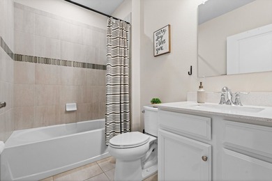 Welcome to this beautifully maintained 2021-built home offering - photo 20