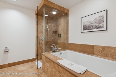 2024 renovations completed (including new decor, furniture - photo 28