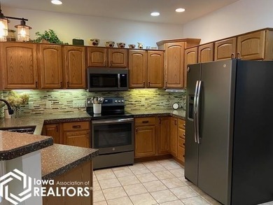 The Perfect Blend of Town and Country Living! This spacious - photo 7