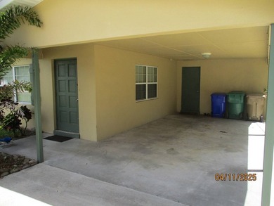 ~ LAKE OKEECHOBEE ACCESS- CHARMING 4 bedroom 2 bathroom CBS home - photo 3