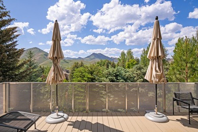 Experience luxury mountain living in this stunning Ketchum home - photo 3