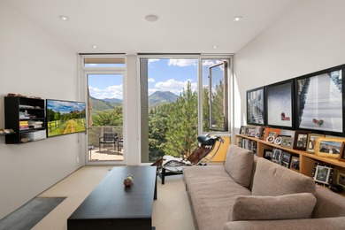 Experience luxury mountain living in this stunning Ketchum home - photo 10
