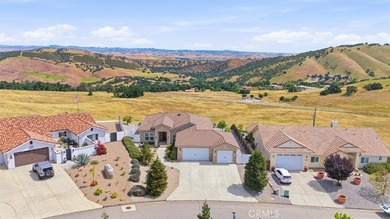 Single-level living, panoramic hill views, privacy, and - photo 11