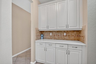 RARE FIND IN SAVANNAH ESTATES! Exceptional 7BR/5BA home on - photo 7