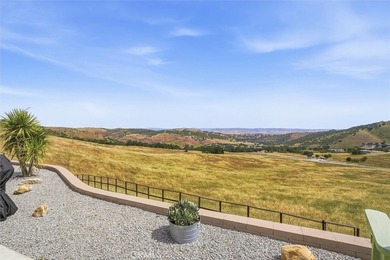 Single-level living, panoramic hill views, privacy, and - photo 45