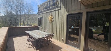 This Sun Valley legacy home, perched above the Elkhorn Golf - photo 5