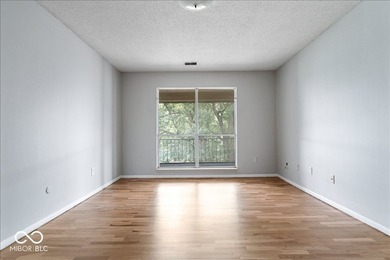 Unicorn Alert!!! HUGE 4 bedroom condo!!!! Discover a harmonious - photo 21