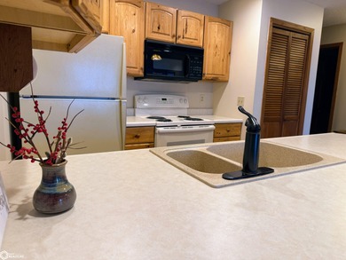 Lakeside comfort and updated style come together in this fully - photo 4