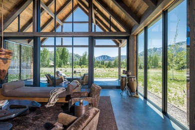 This bespoke dwelling is simple, authentic, and elegantly - photo 5