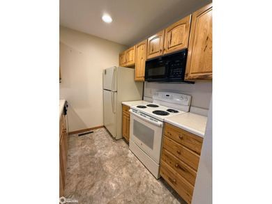 Lakeside comfort and updated style come together in this fully - photo 7
