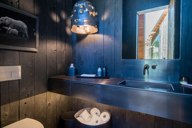This bespoke dwelling is simple, authentic, and elegantly - photo 9