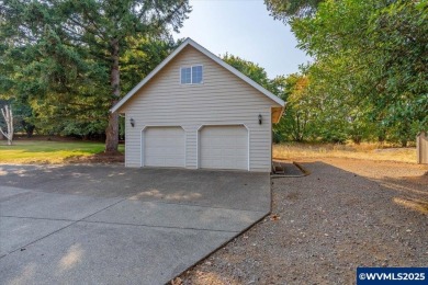 Welcome to Tanglewood Estates! From the impressive entry way to