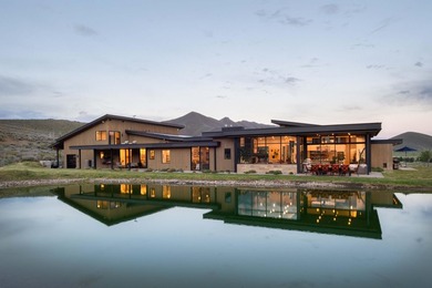 Experience one of the premier luxury horse properties in the - photo 1