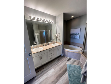 Welcome to Penthouse #2132 on the top floor of Laketown Wharf - photo 14