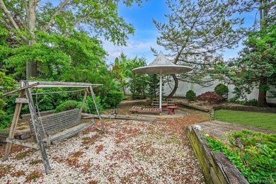 Great Opportunity to Own a Spacious 6 Bedroom, 3 Bath Hi Ranch - photo 19