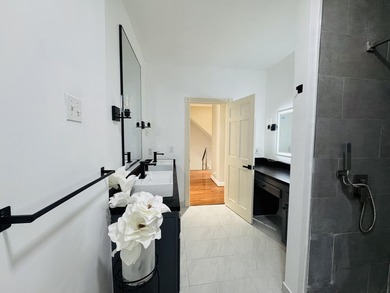 Set atop a private cul-de-sac in Windemere Estates community, 20 - photo 20