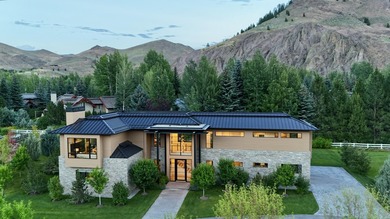 Custom home completed in 2022 and thoughtfully designed by Jim - photo 1