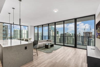 Experience luxury resort-style living in this furnished corner - photo 1