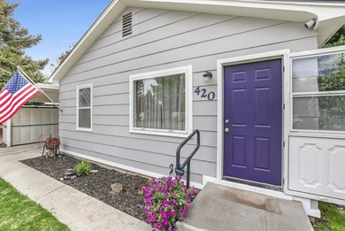 (private lake, pond, creek) Home For Sale in Shoshone Idaho