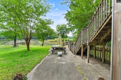 This 4 bedroom 3-1/2 bath two story home is tucked away on Lake - photo 7
