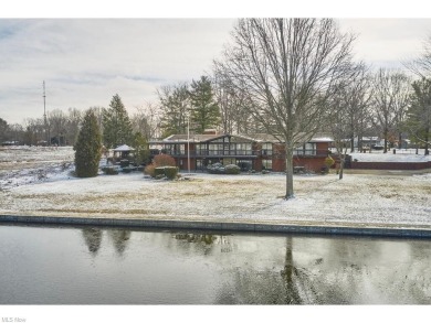 Turkeyfoot Lake Home For Sale in New Franklin Ohio