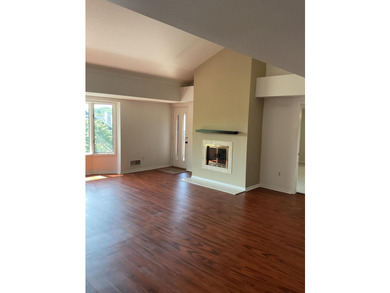 Fantastic Private Third (Top Floor- with Elevator) Golfridge - photo 4