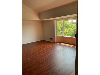 Fantastic Private Third (Top Floor- with Elevator) Golfridge - photo 5