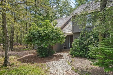 (private lake, pond, coastal) Condo For Sale in Lake Harmony Pennsylvania