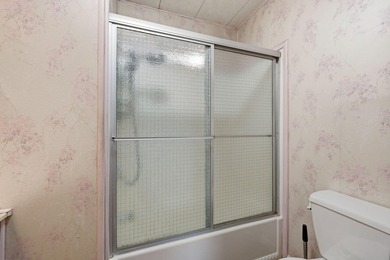 Welcome home to this beautifully maintained, light-filled - photo 11