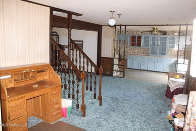 6,451 sf 3 bedroom, 3 bath home situated on 5.4 acres of land - photo 7