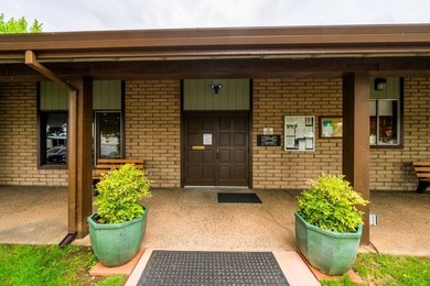 Welcome home to this beautifully maintained, light-filled - photo 27